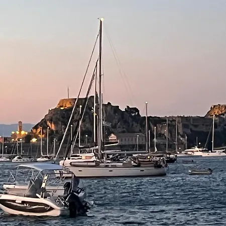 Carmen's 1st Floor With Floor Sea View And Roof Terrace- דירה Lákones