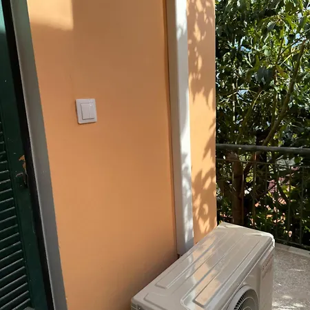 Carmen's 1st Floor With Floor Sea View And Roof Terrace- شقة *